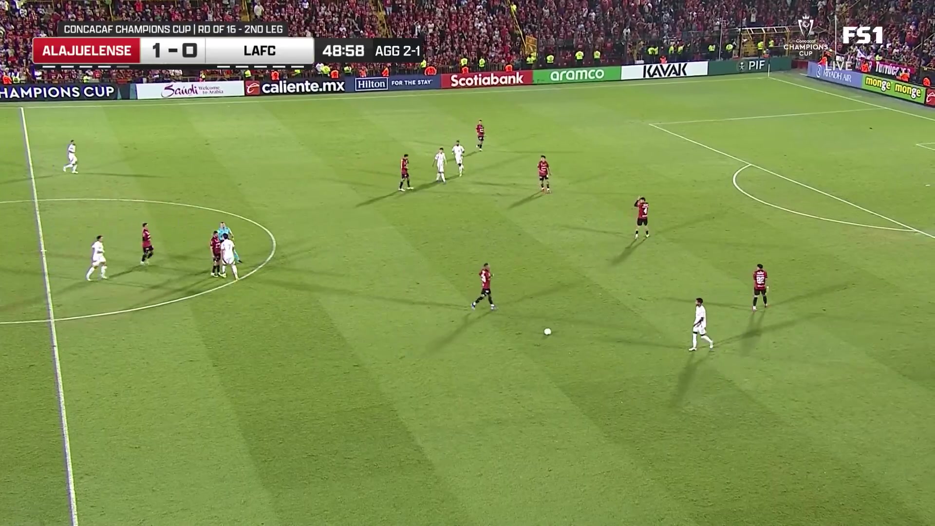 [五洲]罕见发火！孙兴慜遭对手恶意飞铲后暴怒回击，场面一度失控染黄