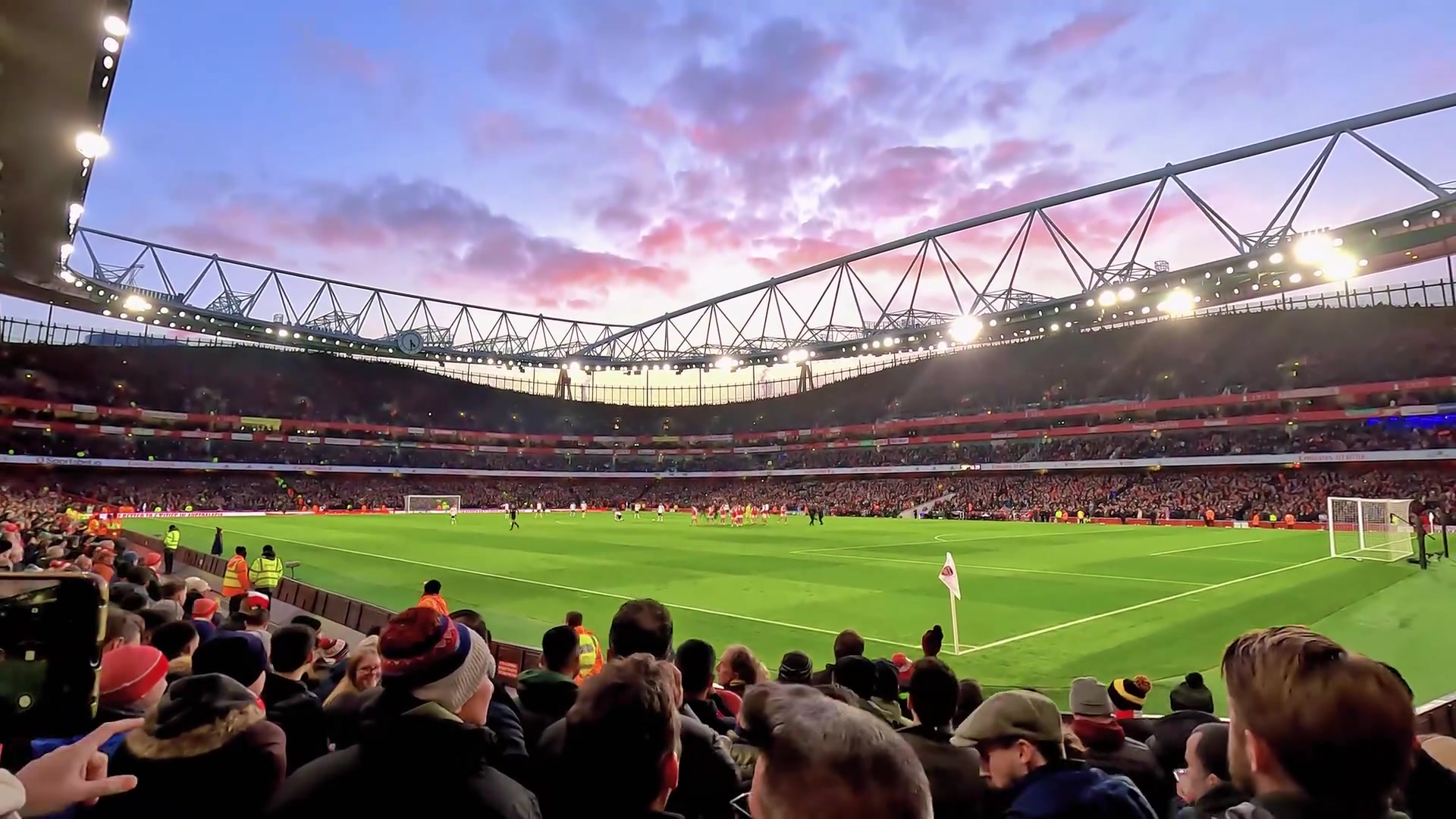 [推荐]苦尽甘来？一起来感受阿森纳主场此前的美丽晚霞和队歌！