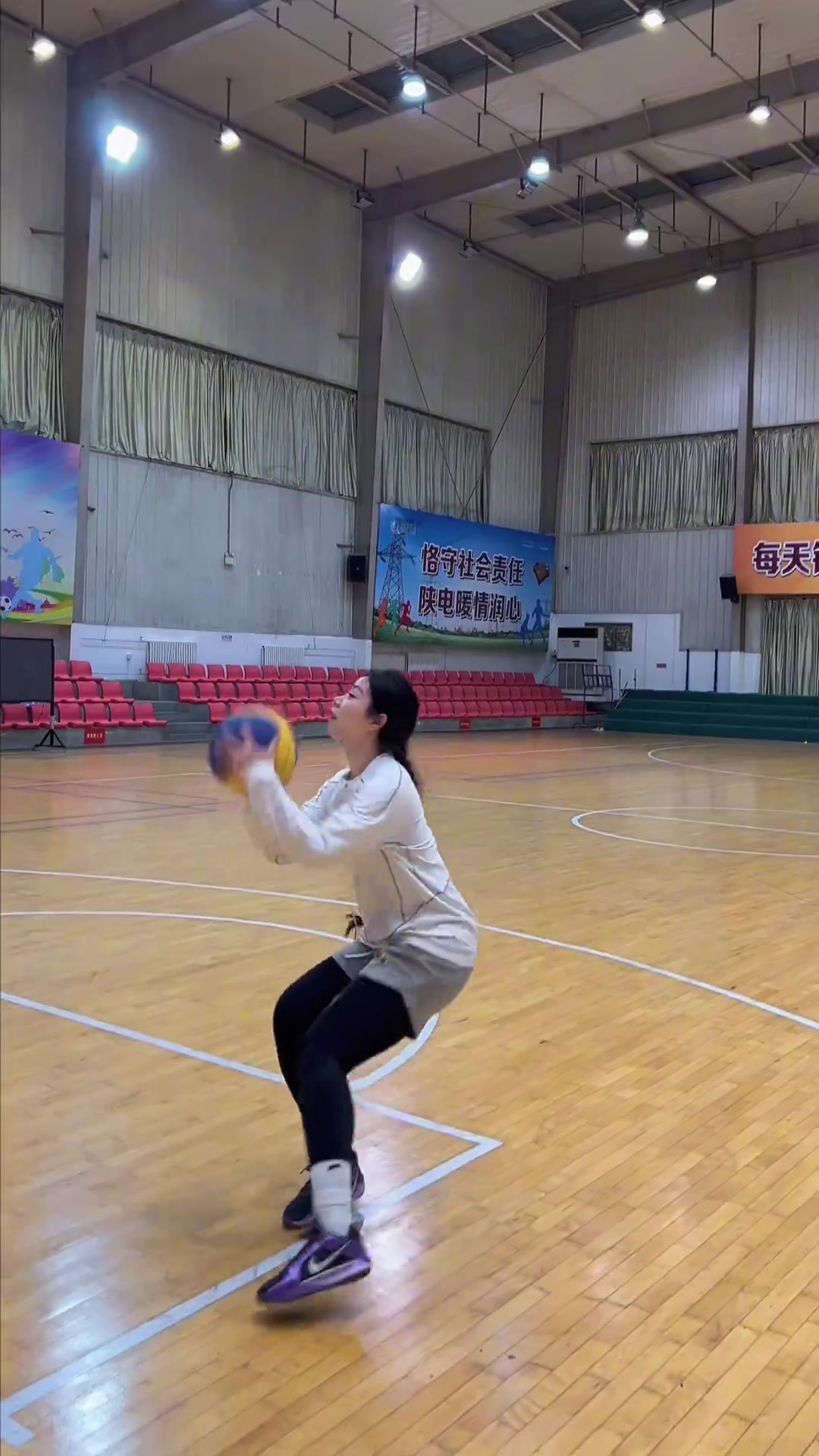 [体育视频]这个撤步给打几分？