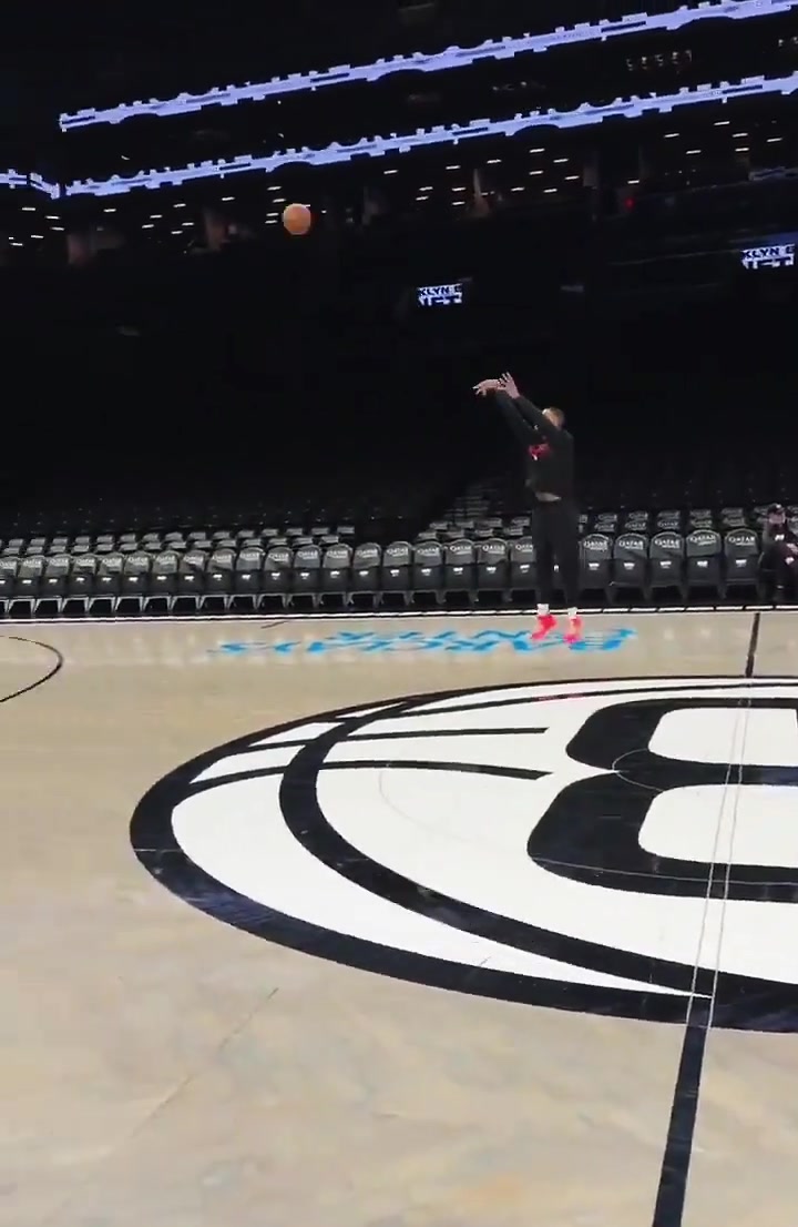 【表现集锦】利拉德投三分像喝水一样简单，这弧线太美⬆️了...