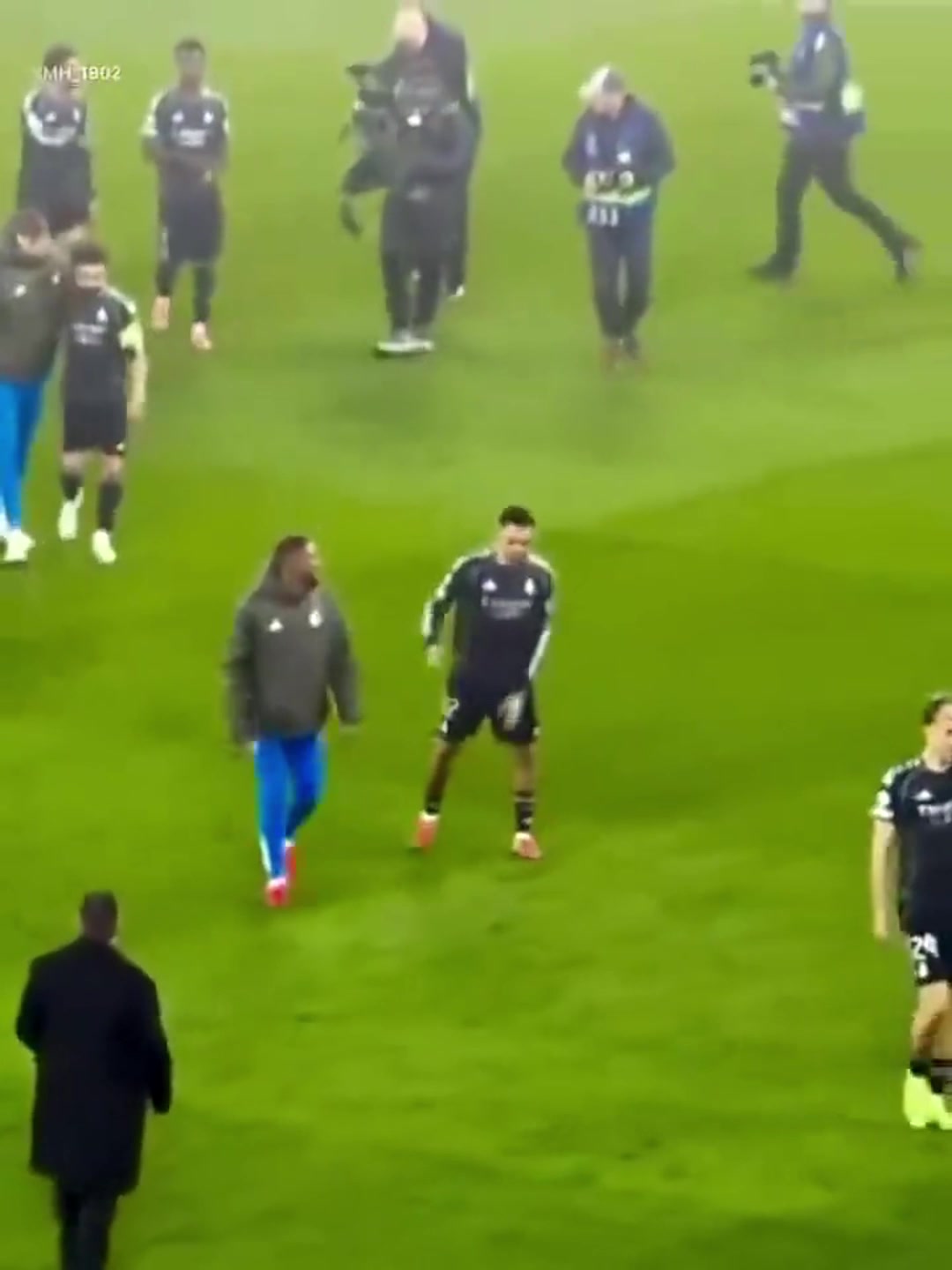 【值得一看】对位心得？赛后阿诺德疑似模仿多库的过人动作