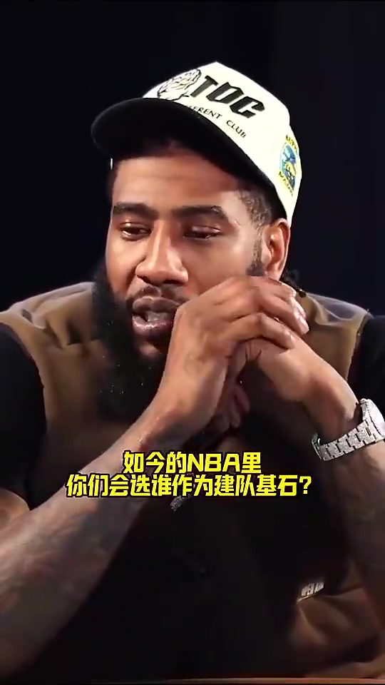 这是个好问题！文班和约基奇，你们会选谁为建队核心？