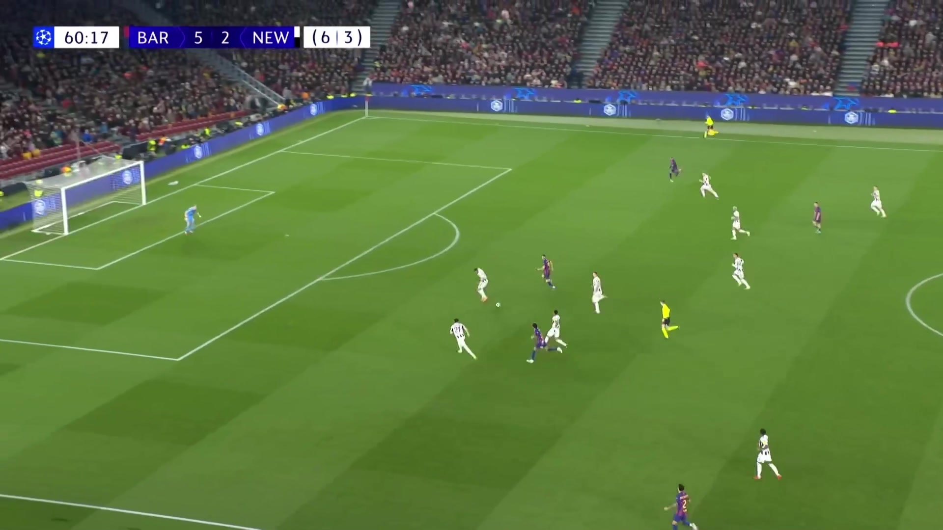 杀疯了！亚马尔助攻莱万破门，巴萨总比分7-3领先纽卡！