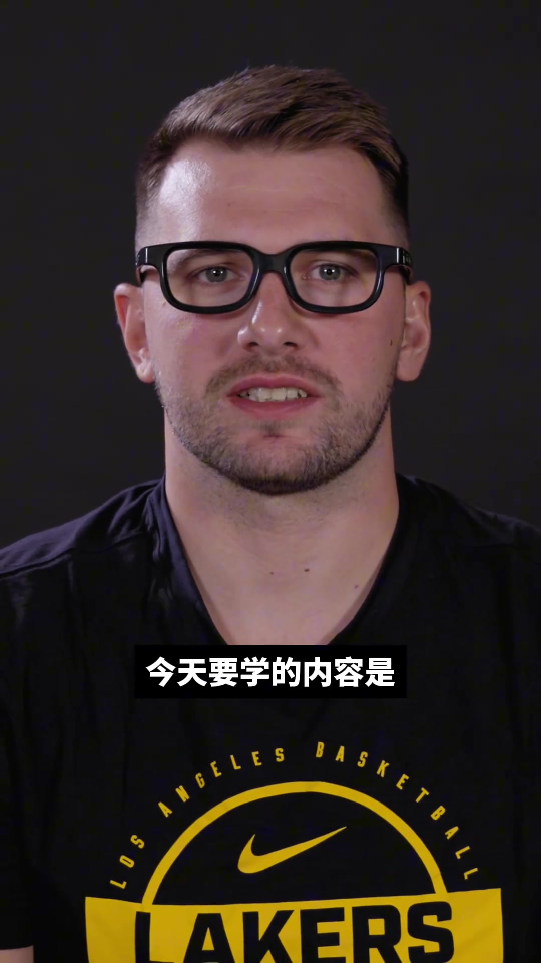 [篮球]顿宝亮了！卢卡老师亲自来教你上一场绝杀用西班牙语怎么