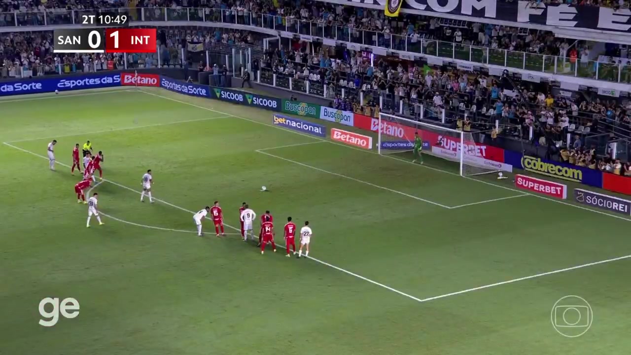 [精彩对决视频]点⬇️射破门！内马尔的标志性点球动作助球队扳