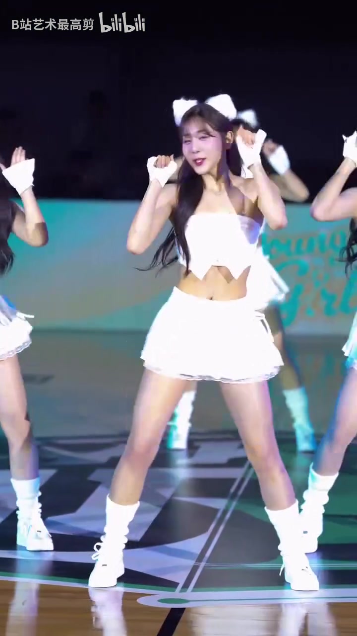[今日球星视频]性感大白兔！韩国啦啦队美女睦那京的开场舞！