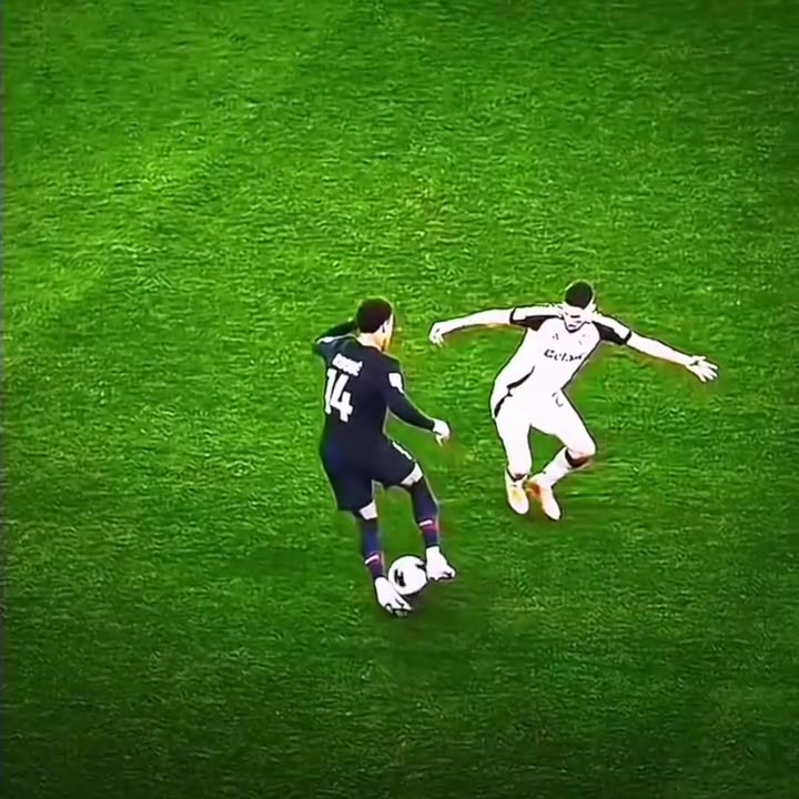 【今日双队集锦】盘带出色的球员总是让人印象深刻！慢镜头看杜埃