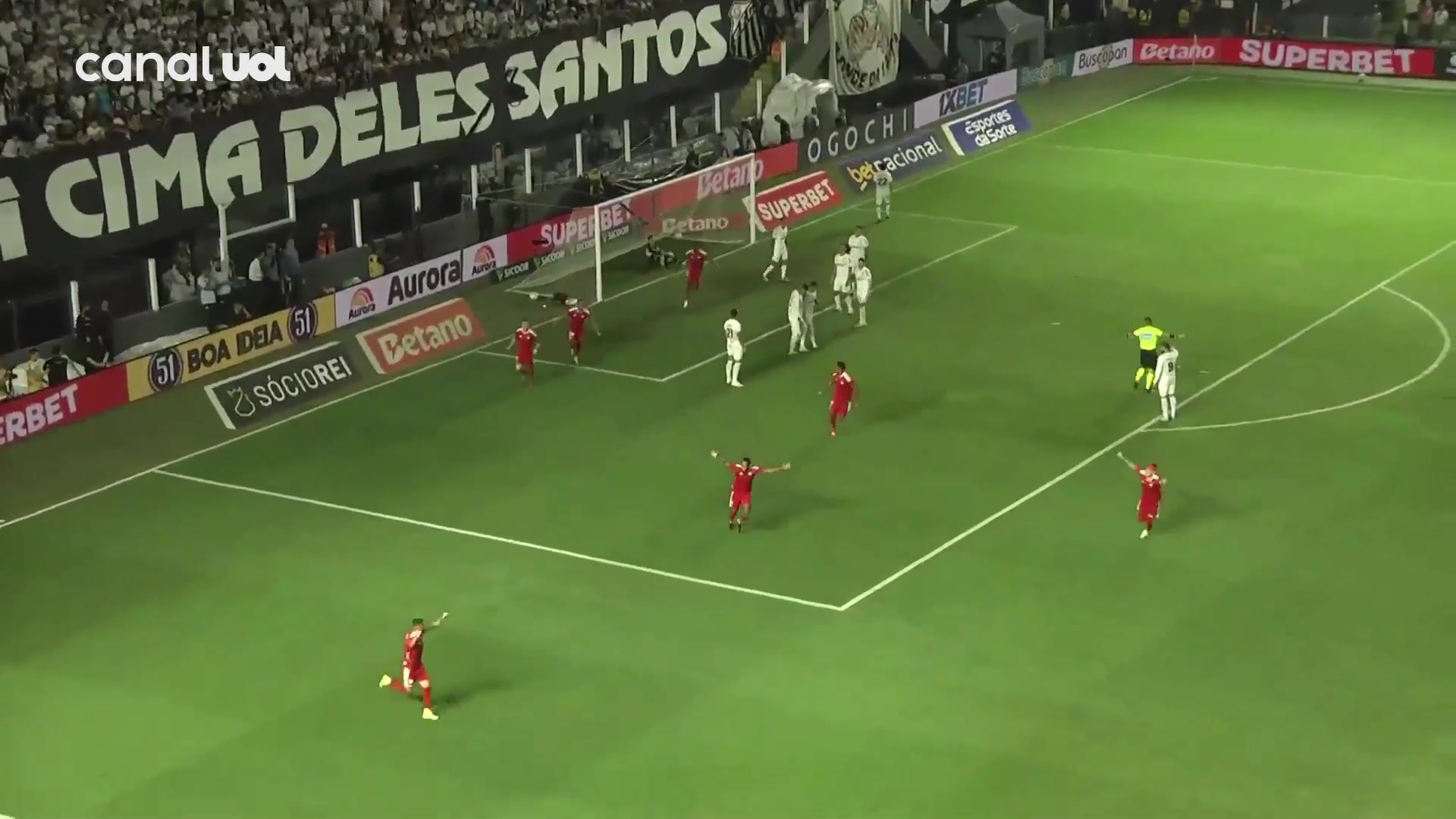 [关键镜头回放]确定没演巴甲球员“回头望月”自摆乌龙