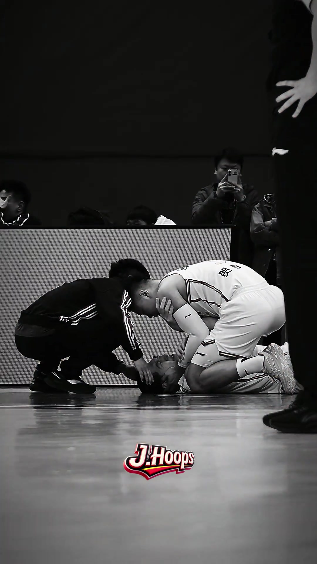 【有道理嘛?】我们最不想看到，我们的球员因伤病倒下，愿每一位球员远离伤病