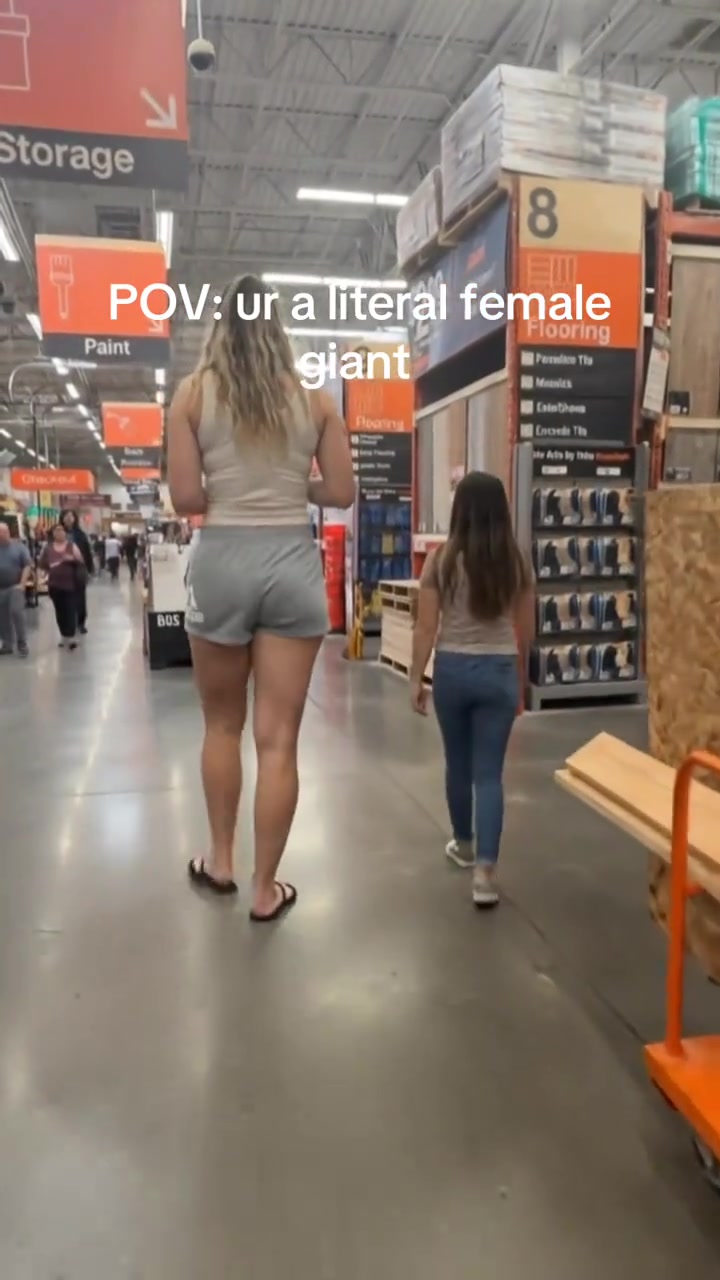 【精彩剪辑】这是AI吧？外网一位究极肌肉女巨人 160公斤2