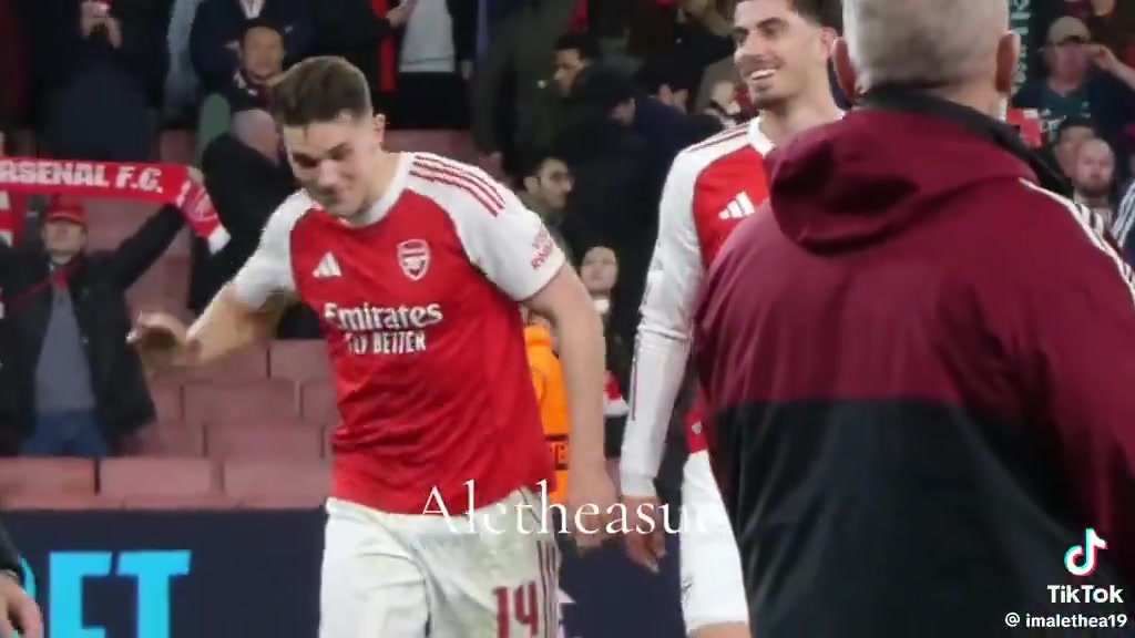 场下的约克雷斯和哈弗茨关系很不错啊