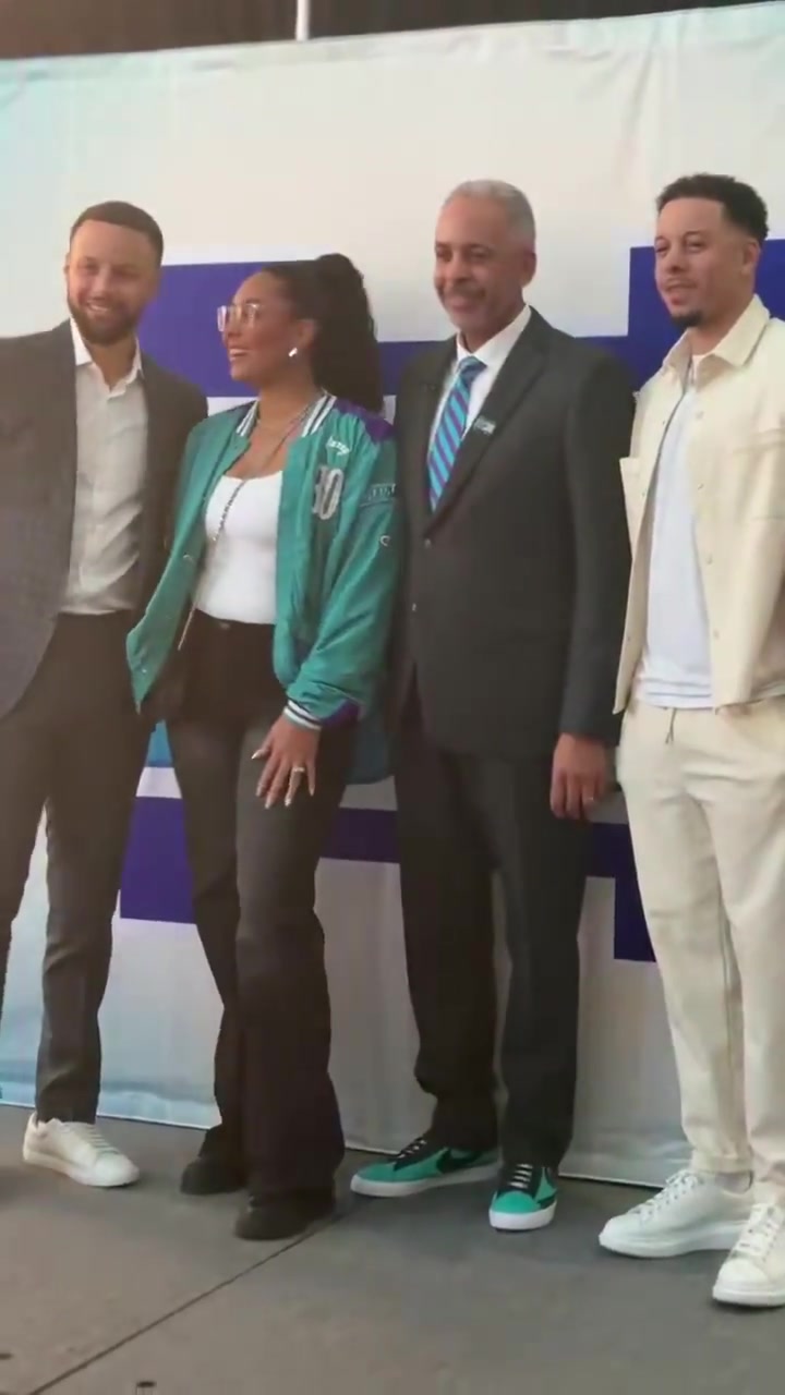 [精选片段]球衣退役！老库里父子/女合照 老库里前妻❕并未到