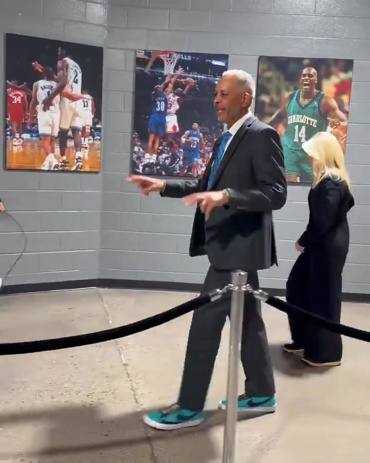 [篮球]库里老爹戴尔库里！老库里身上也有一股别样的气质