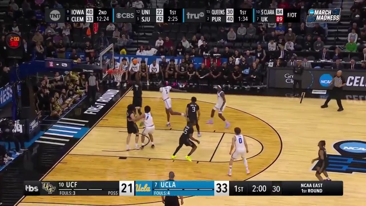 [精彩剪辑]乌龙球约翰·波尔抢篮板，结果把球拨进了自家篮筐！