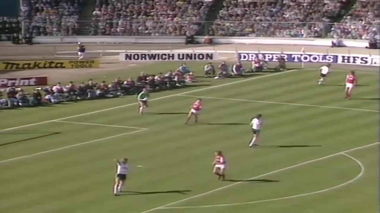 【值得一看】逆转利物浦！考古：阿森纳队史第一个联赛杯冠军！