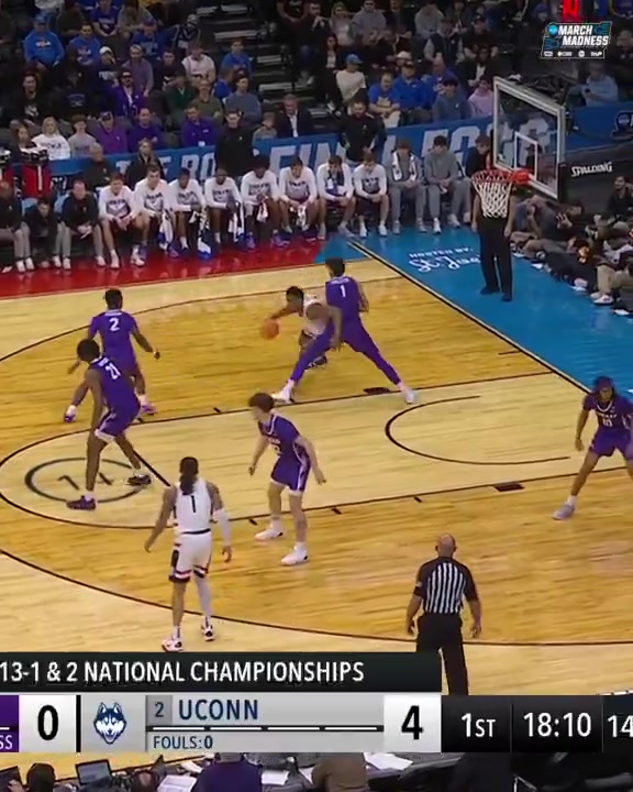 [球迷看点]刷新纪录！康大内线塔里斯·里德15中12爆砍31