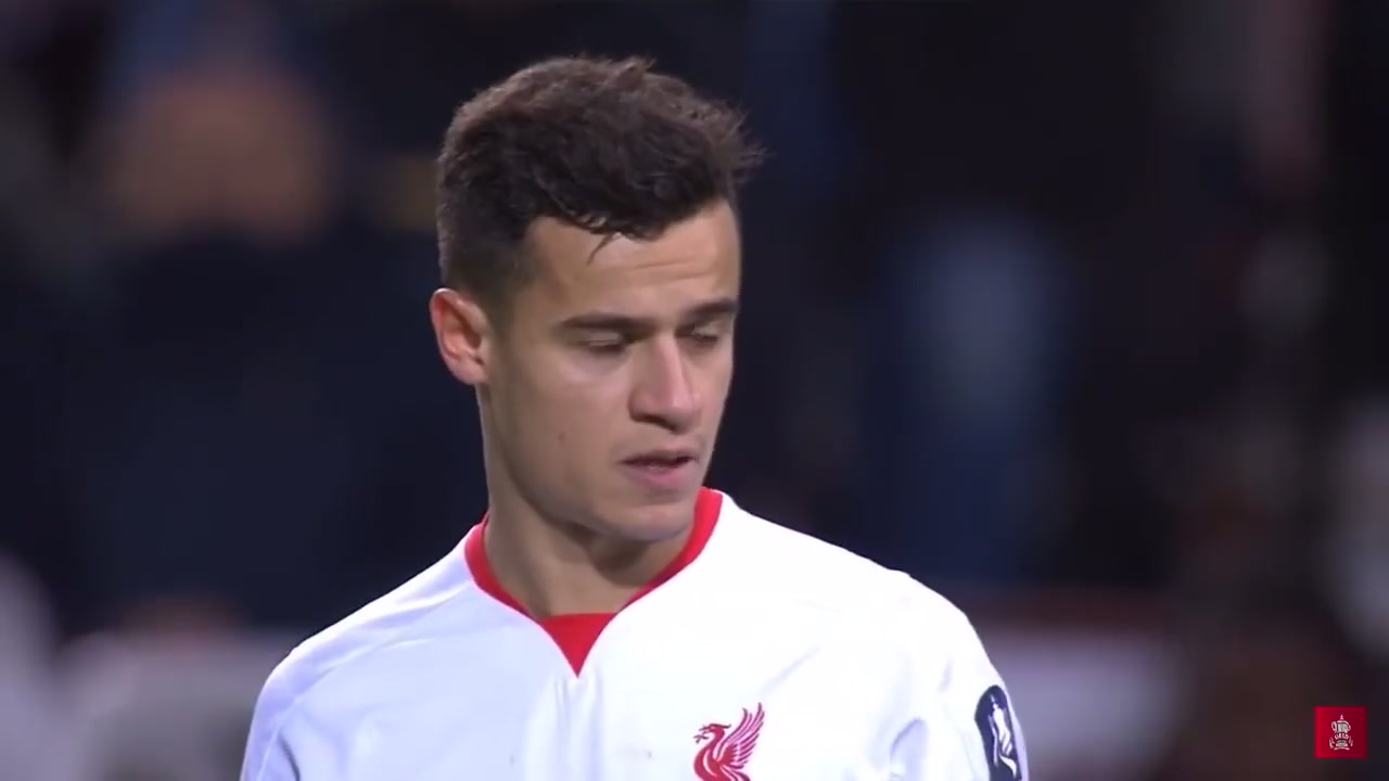 [球迷看点]美妙绝伦！考古库蒂尼奥的精彩任意球