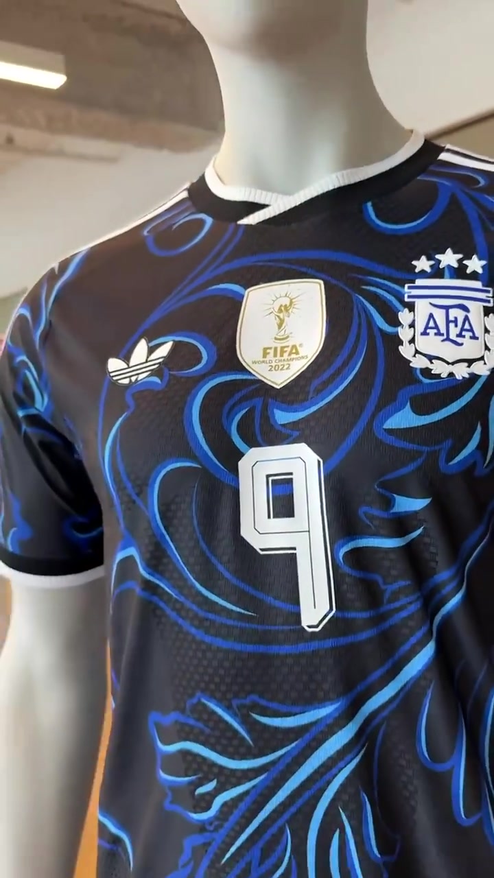 [精彩剪辑]好看吗？近距离欣赏阿根廷美加墨世界杯全新客场球衣