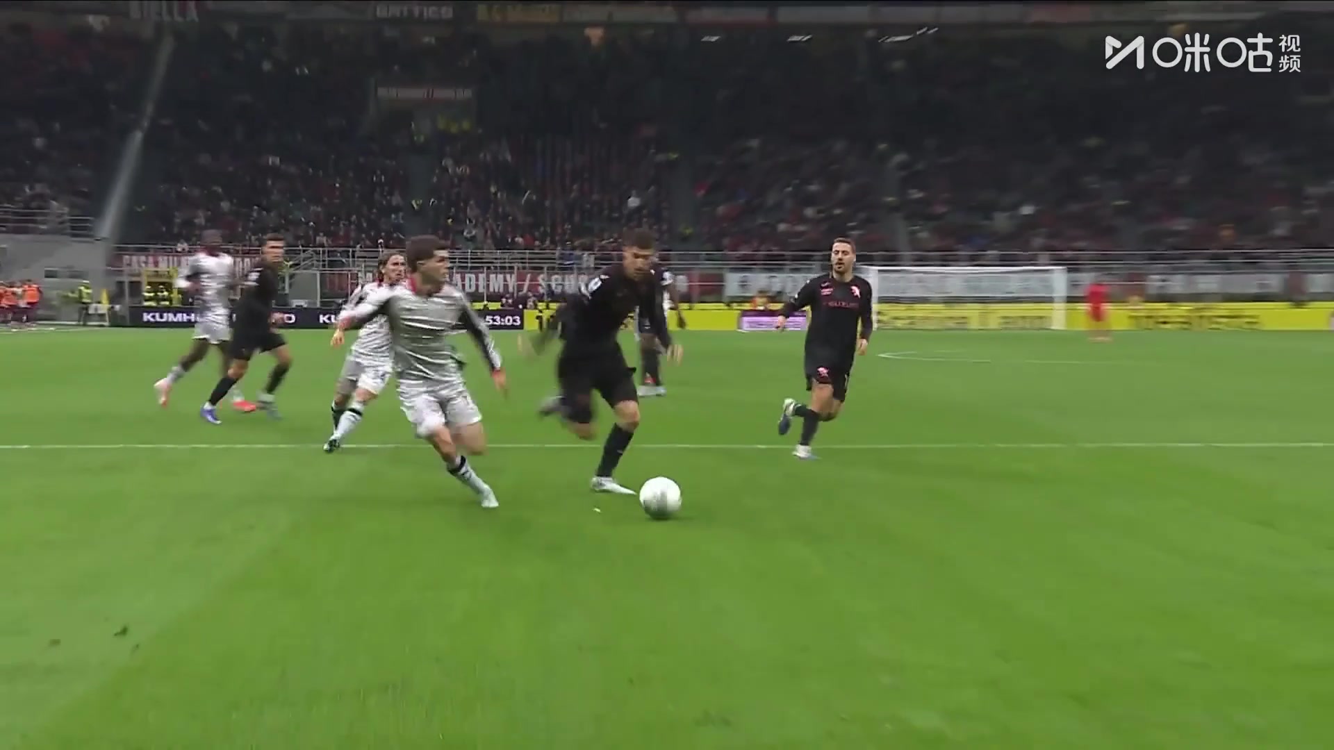 【集锦】意甲-帕夫世界波拉比奥特&福法纳2分钟2球 米兰3-2都灵