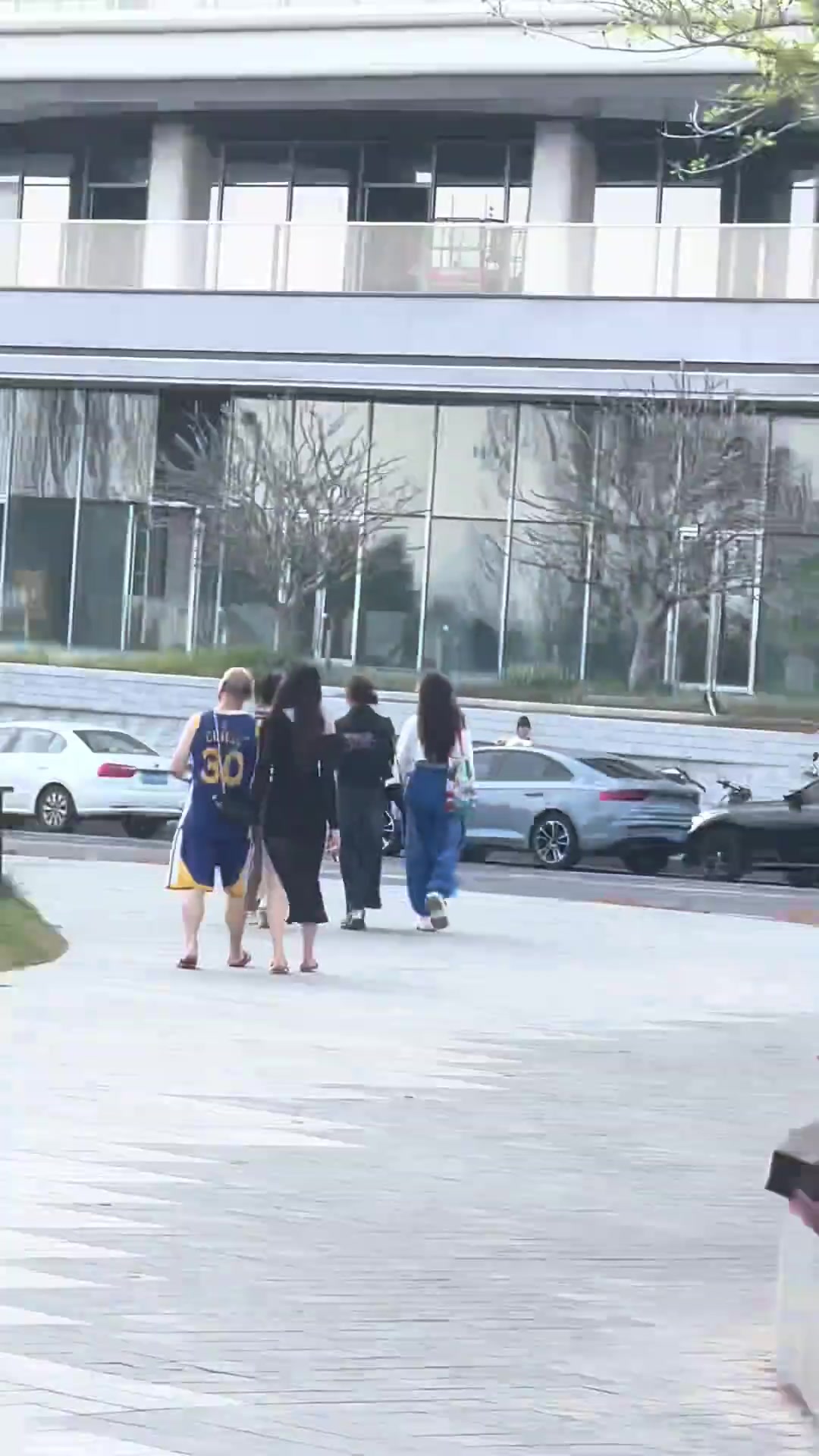 【集锦】这一定是一个喜欢篮球，喜欢库里的女孩子！