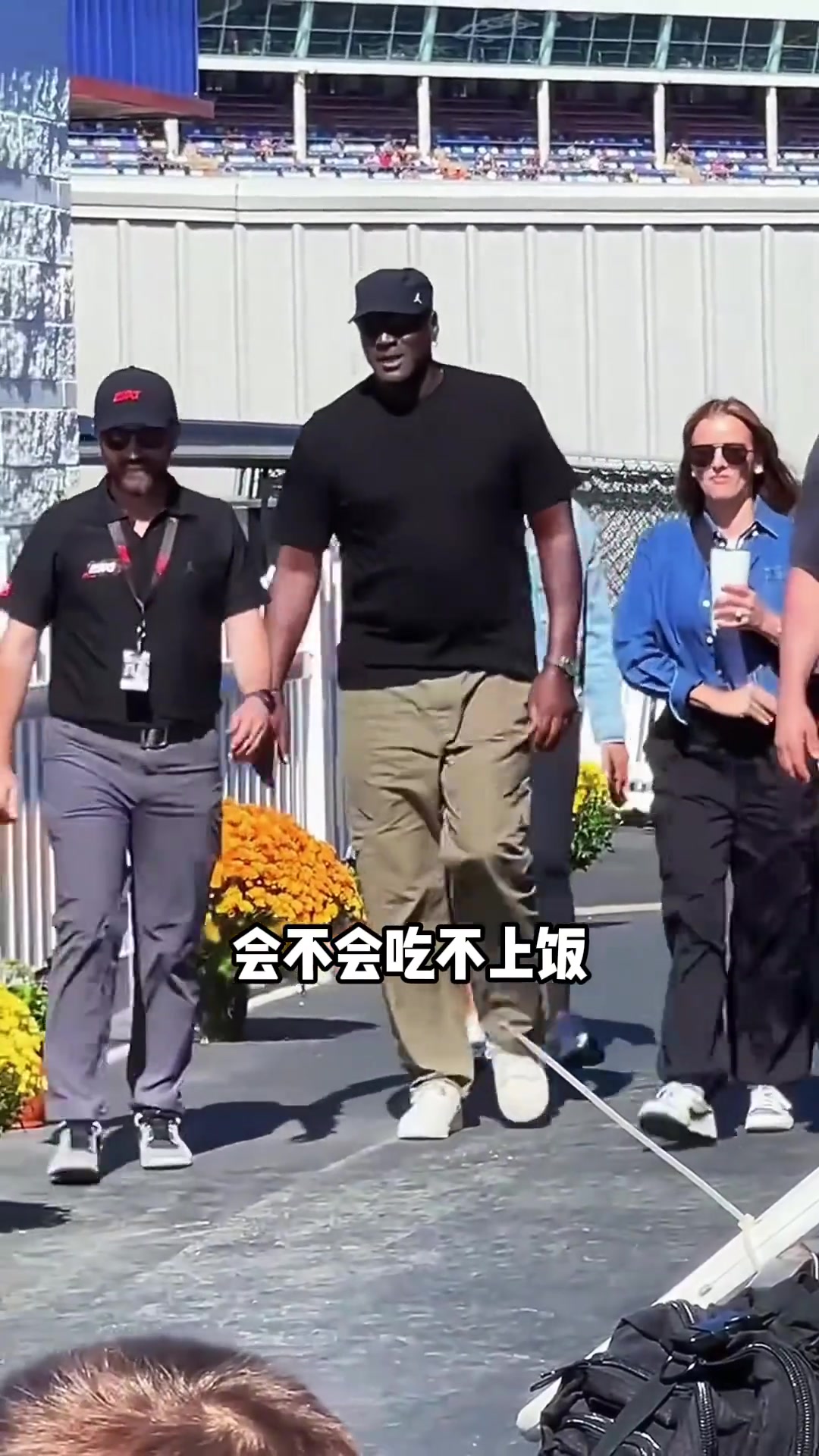 退役后的乔丹靠什么生活？没有工作的他靠什么维持生活...