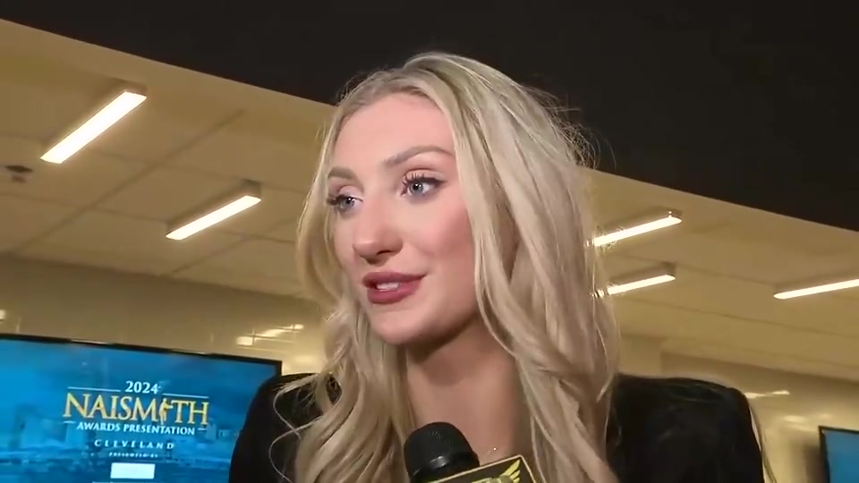 光看颜值是什么水平？库里教妹布林克此前的采访！好美的眼睛！