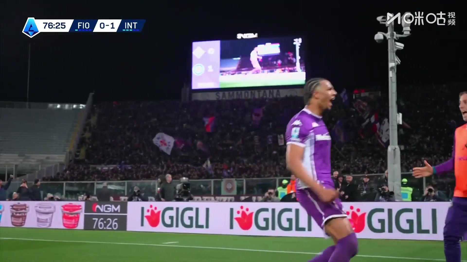 国米1-1遭紫百合扳平！巴雷拉解围失误！恩多尔禁区内补射破门！