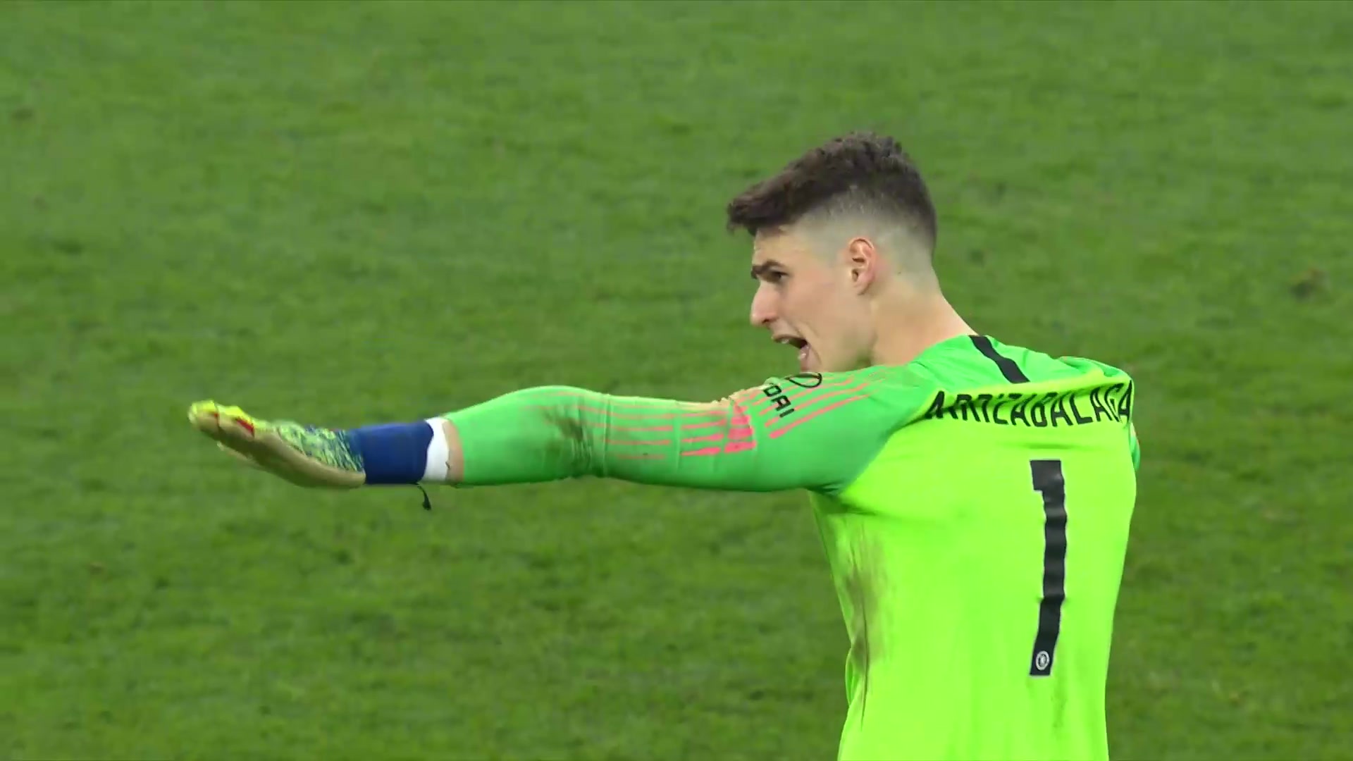 [英超]名场面！19年联赛杯决赛凯帕硬刚萨里拒绝换下！随后扑点未能夺冠