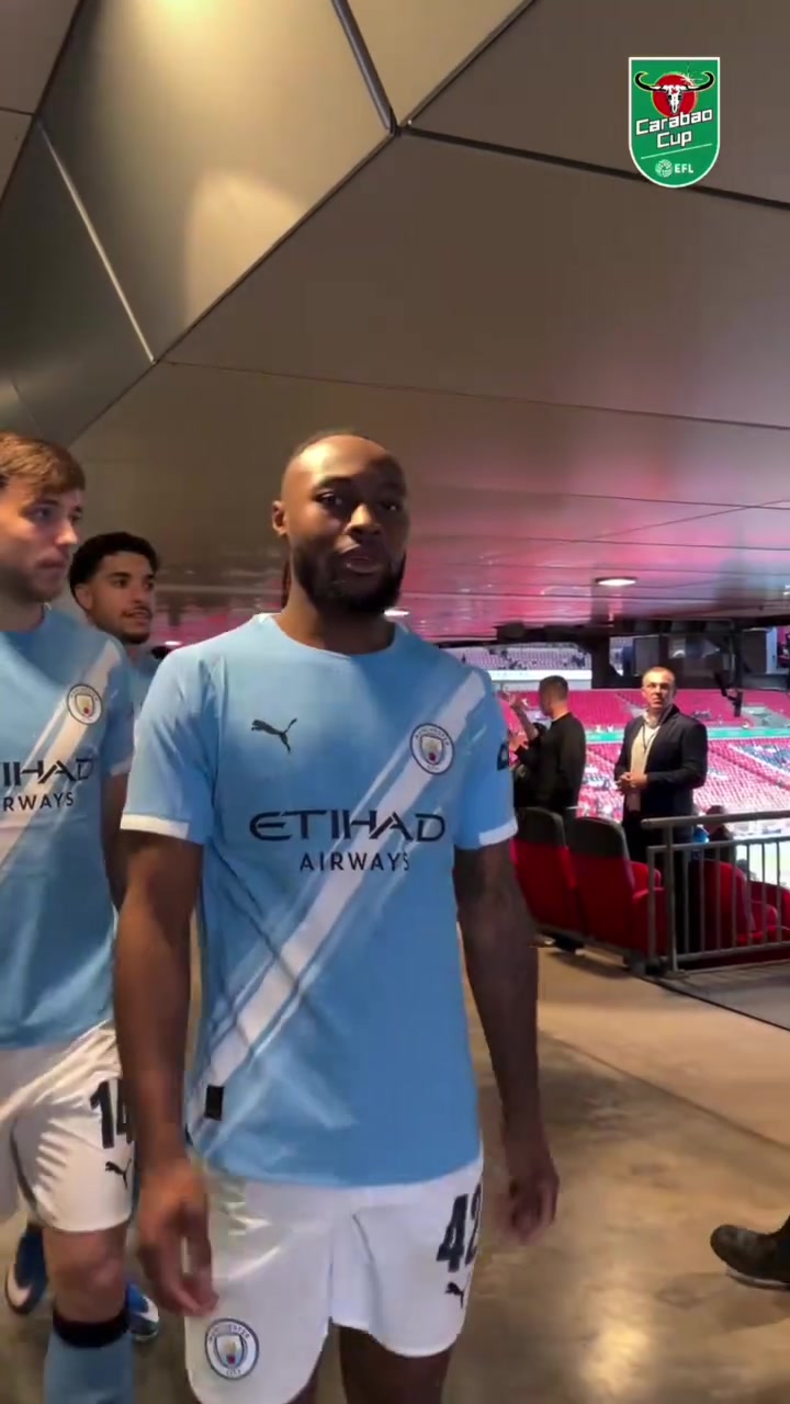 [球迷看点]萨维尼奥：26，懂？曼城球员夺冠颁奖小花絮！