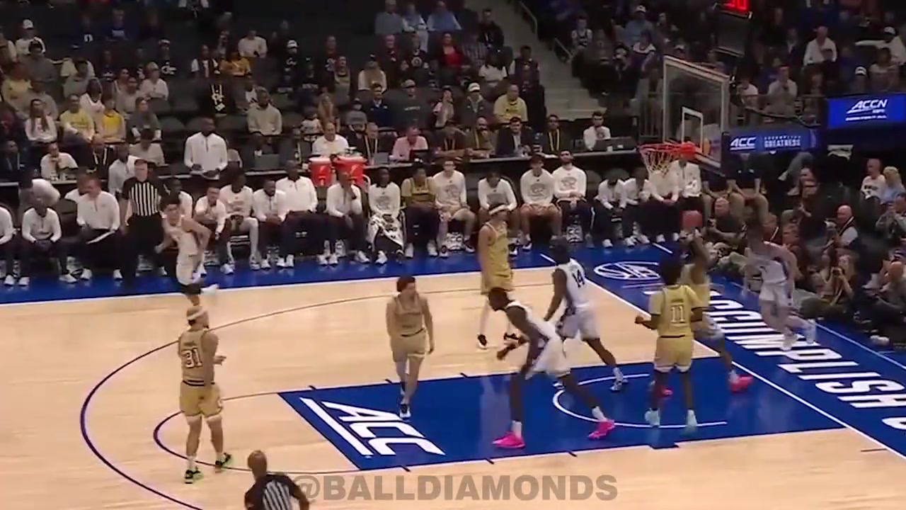 [NCAA]有些东西真的是天生的！来看看克尼佩尔大学时期的精