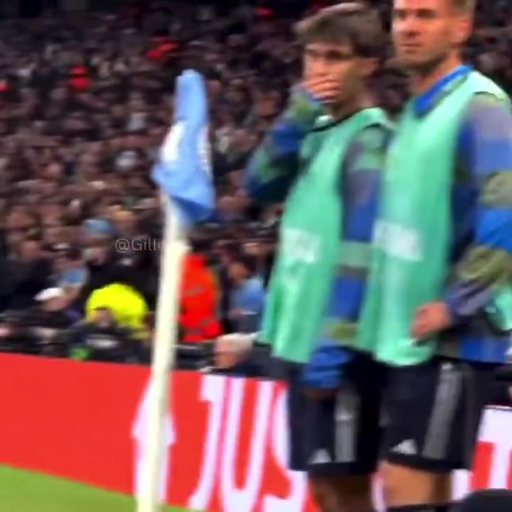 【推荐视频】各聊各的！曼城球迷与一句英语都不会说的马斯坦托诺