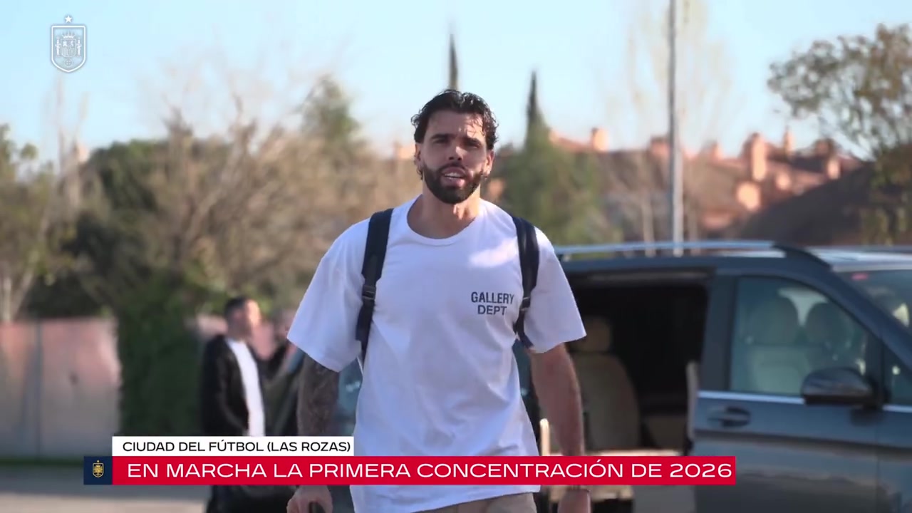 [体育头条]世界杯大热门！西班牙国家队球员的集结合集！