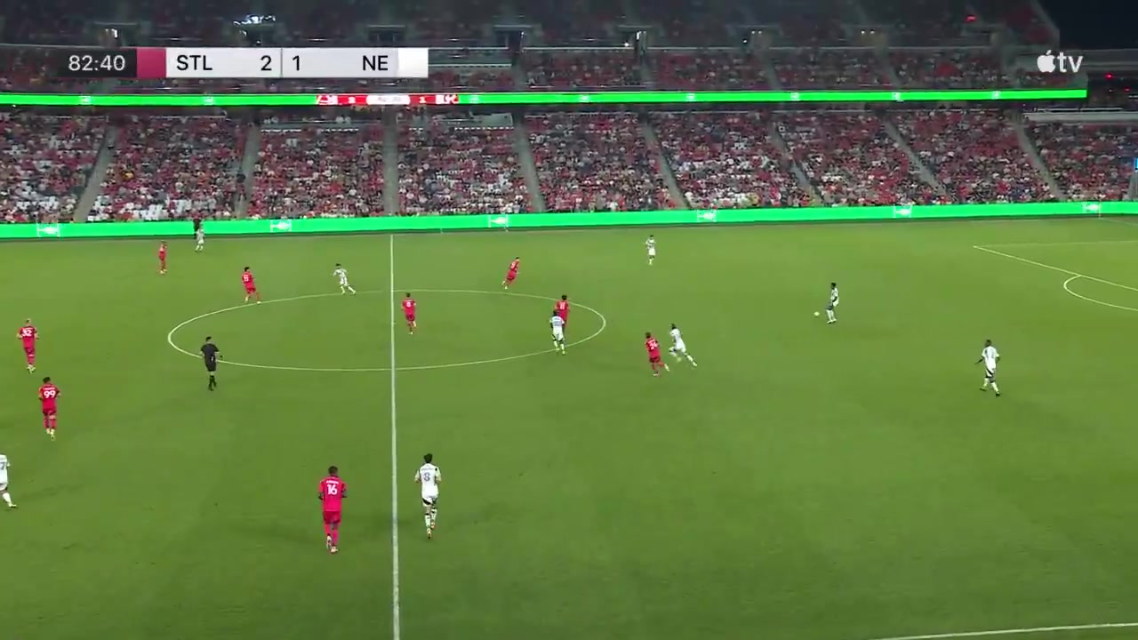 普斯卡什又添猛将！美职联惊天超远凌空吊射犹如伊布附体