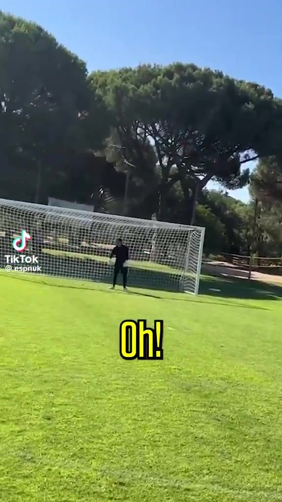 【有道理嘛?】实拍：赖斯与B费一起训练时，他完全被B费的表现