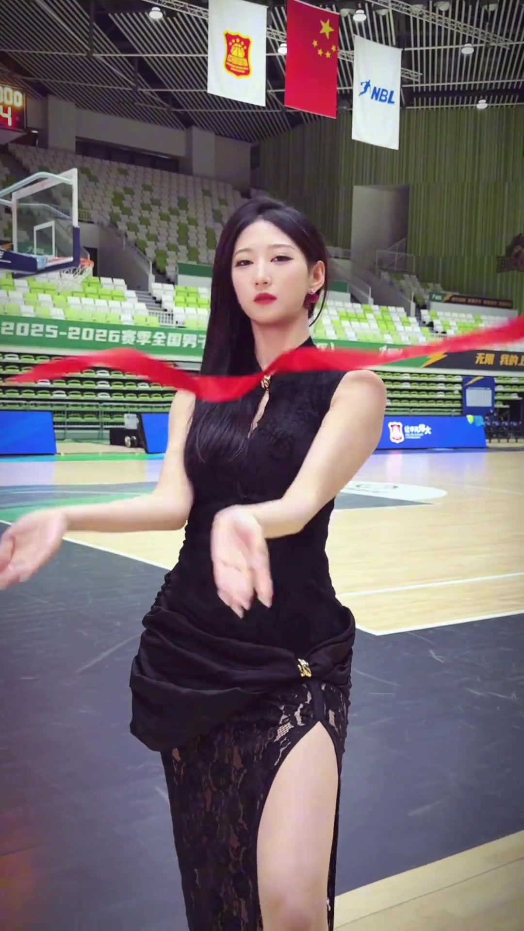 [关键对位视频]上海玄鸟啦啦队“管管”穿旗袍跳舞....御姐