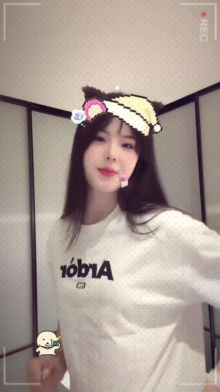 [关键时刻]可盐可甜 没想到赛场下的“李月汝”也是甜美一枚