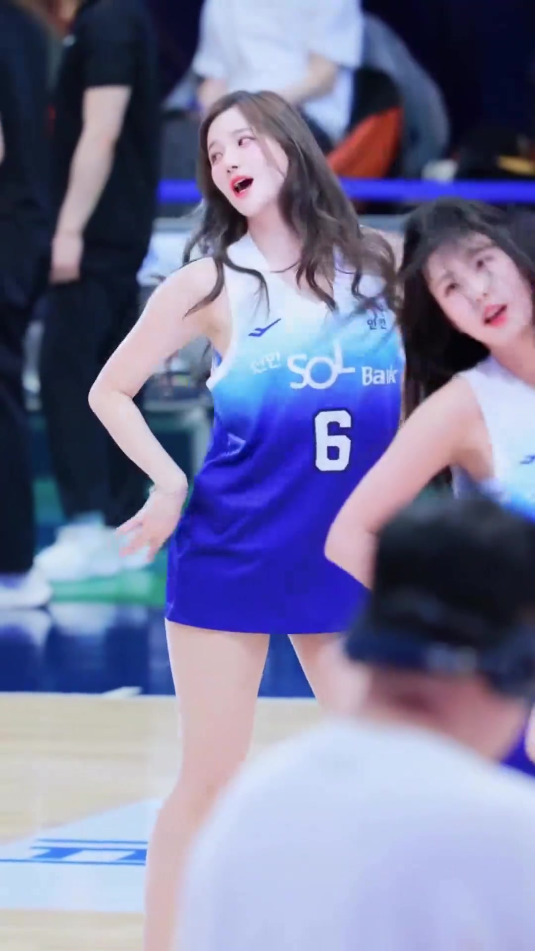 【篮球】太顶啦！这样的女孩都是谁在处！羡慕