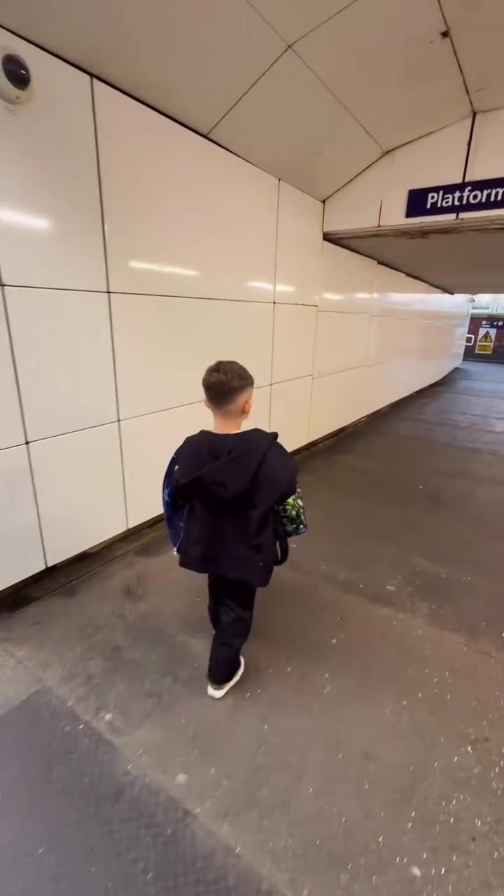 [赛后集锦]英伦小伙！福登儿子联赛杯观赛的花絮！小伙子还会⬅