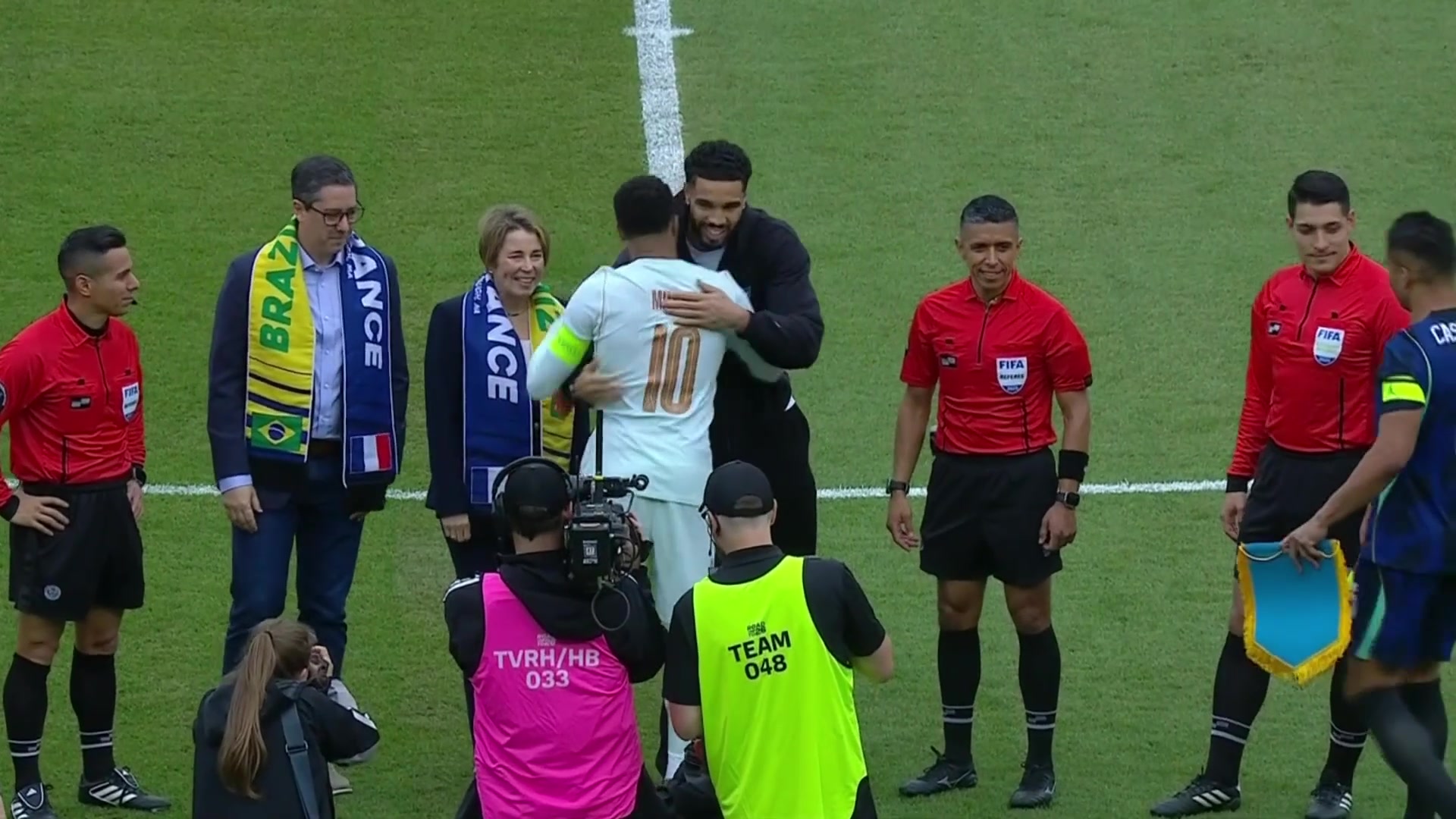 【集锦】友谊赛-姆巴佩破门于帕梅卡诺直红 十人法国2-1巴西