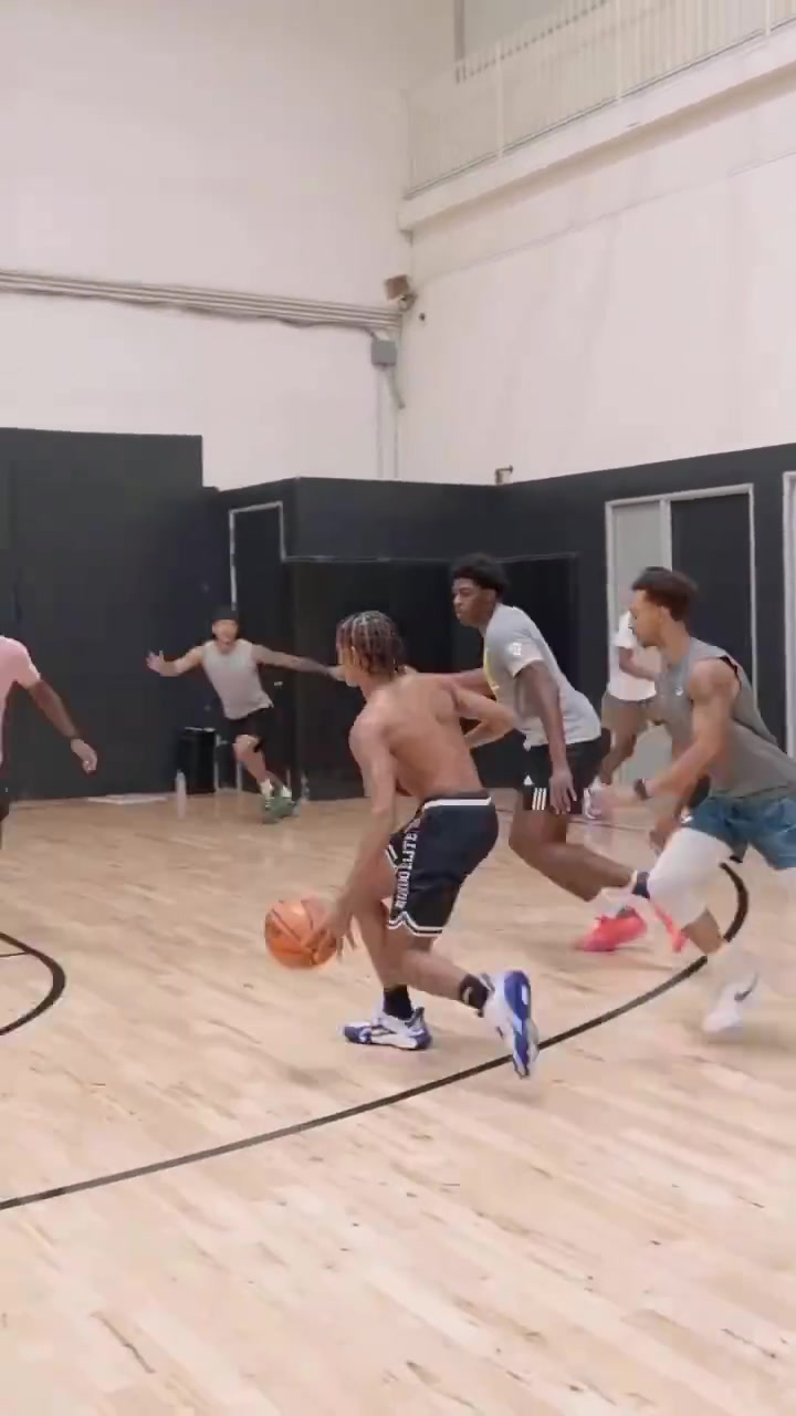 [值得一看]隆多二世的最新训练画面，这一看就是亲生的！