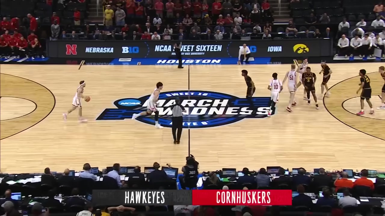【篮球】NCAA甜蜜16强，爱荷华大学 77-71战胜内布拉