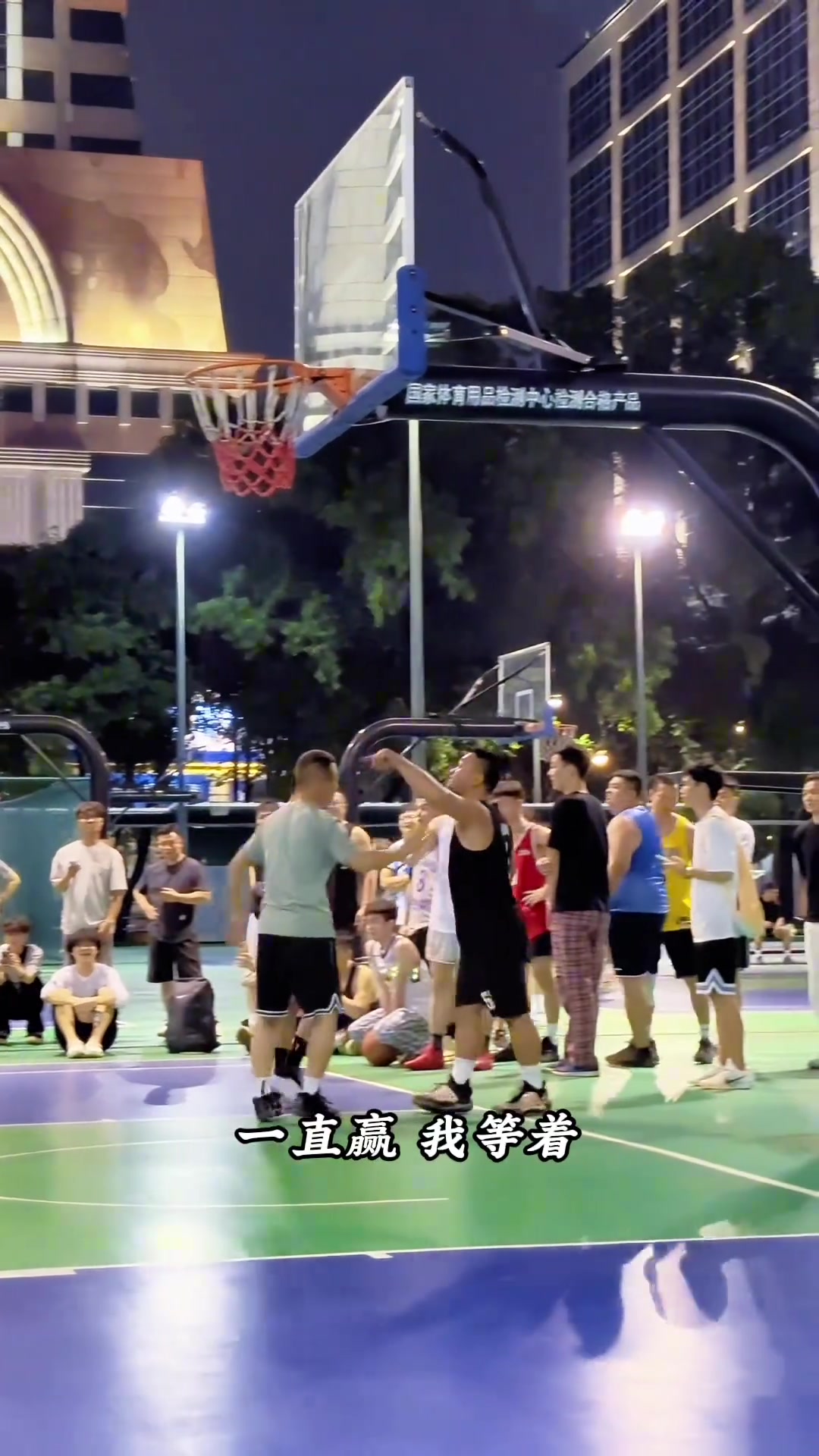 【值得一看】天体史上实战篮球连进球最多且连续得分最强的男人—