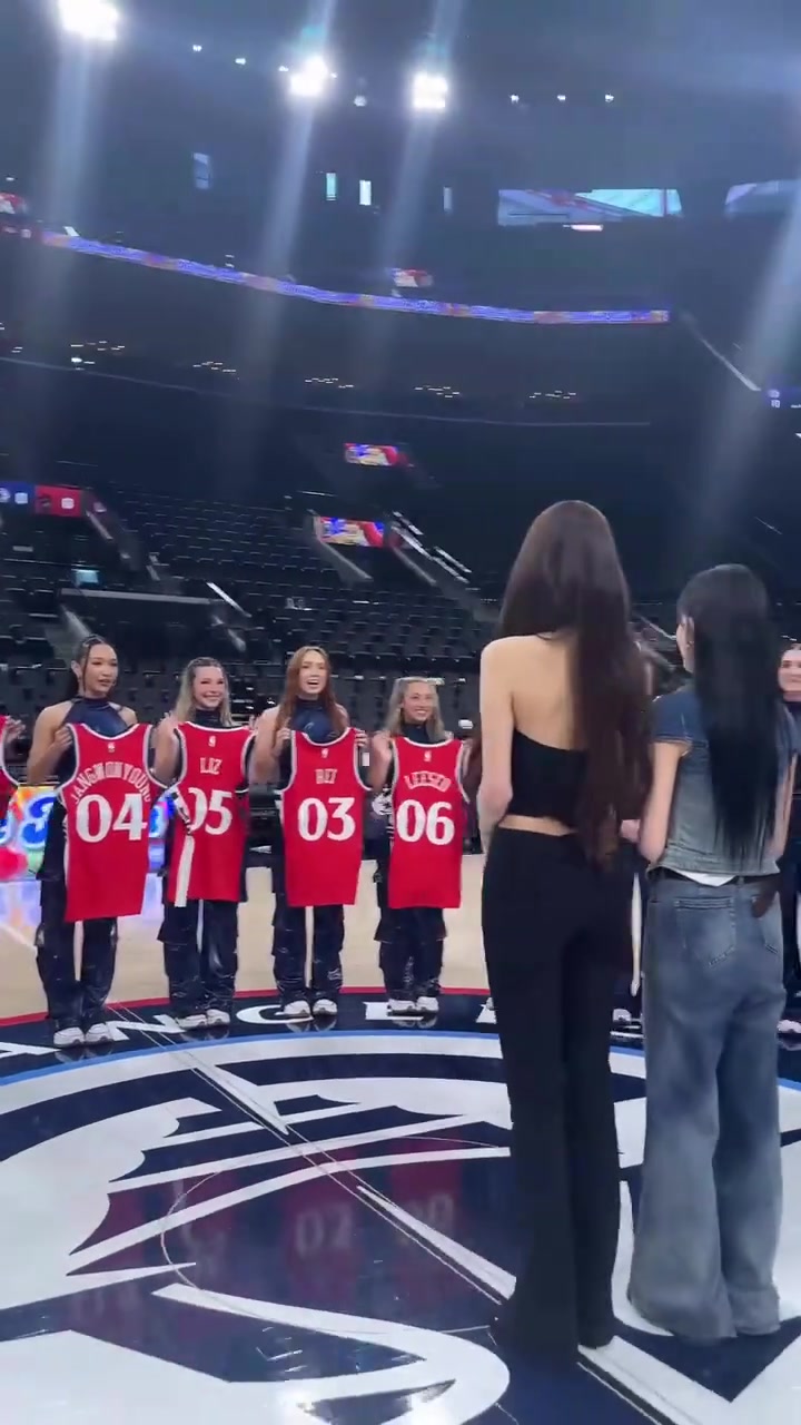 甜甜哒！韩国女团IVE和洛杉矶快船啦啦队一起合练NBA中场秀