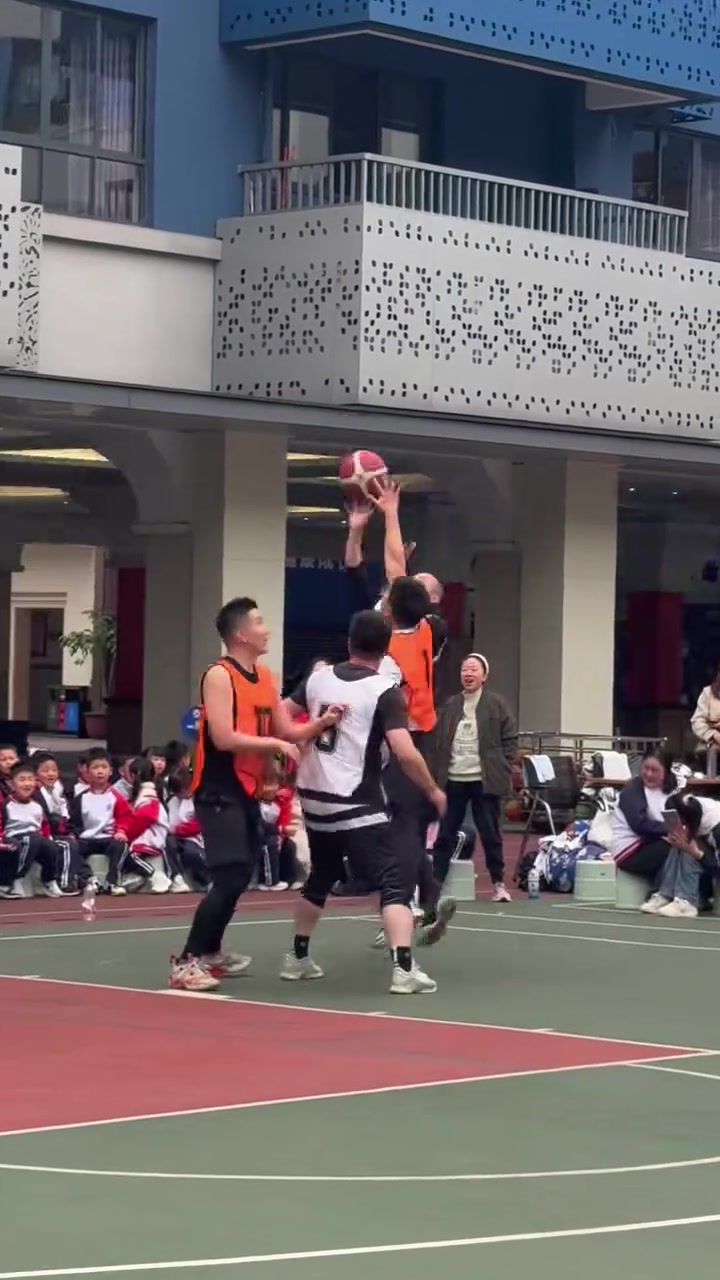 【推荐】关于参加儿子学校篮球比赛，裤子都拼掉的这件事！