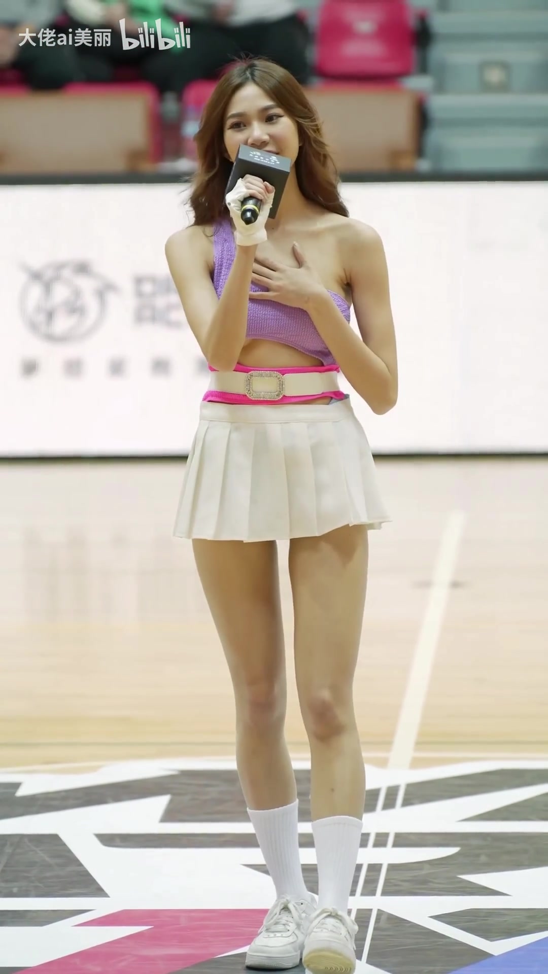 【体育头条】我爱台妹！歌声甜美，身材火辣的台湾省啦啦队小姐姐