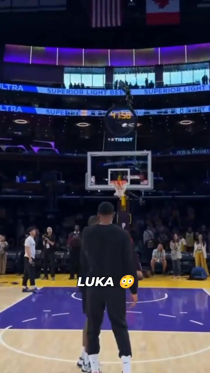 真的是有魔法啊！东契奇这种高弧度神仙三分，实在太夸张了