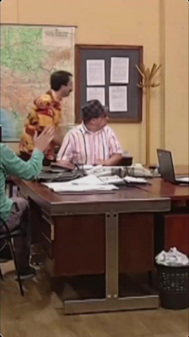 【精彩对决视频】憨厚大傻个！约基奇早年的喜剧节目！那时，他还很瘦！