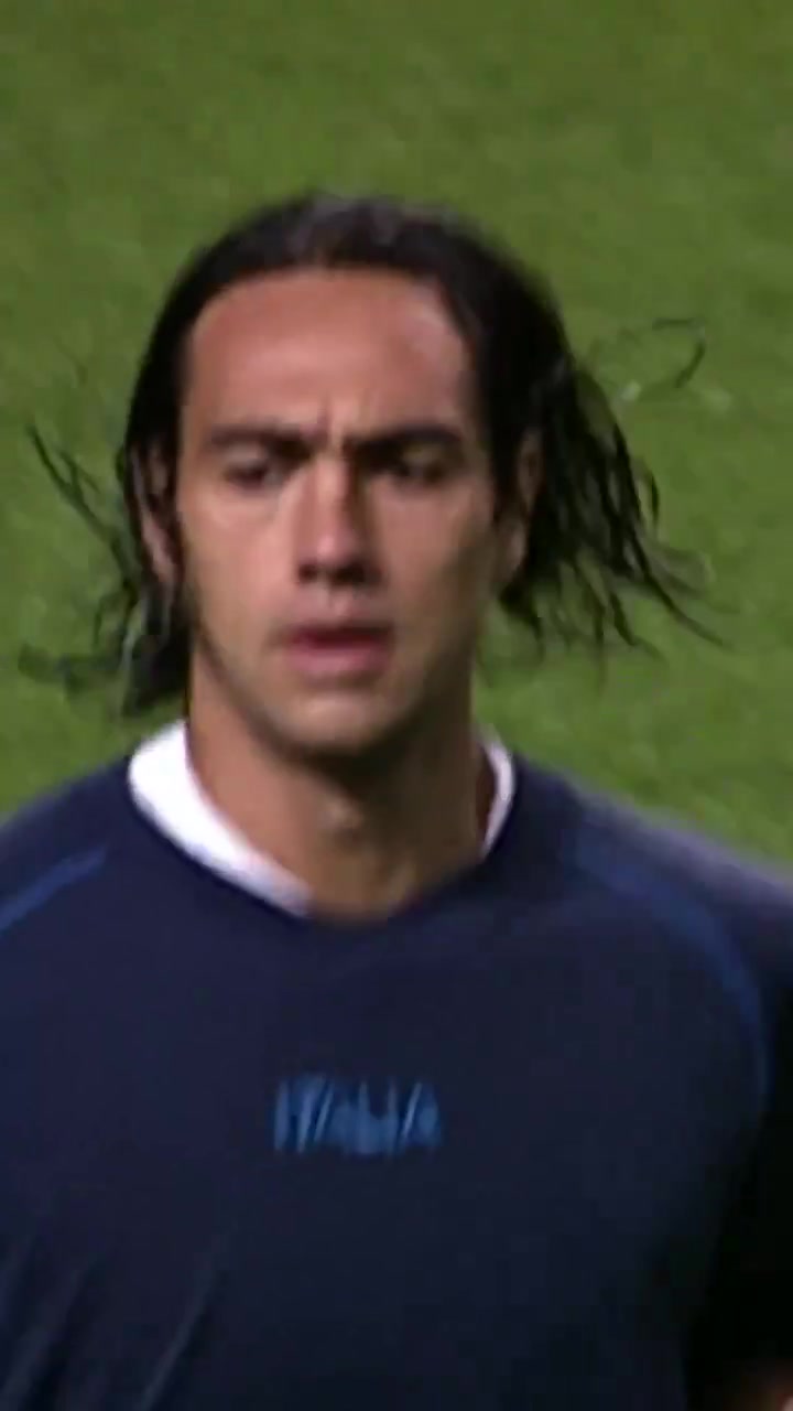 FIFA官方：2002年意大利队的造型真是别具一格