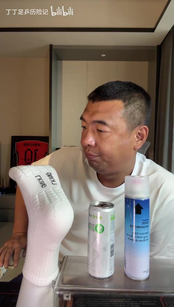 徐亮盛赞邵佳一：带我出去吃好吃的，始终是一哥结账！！