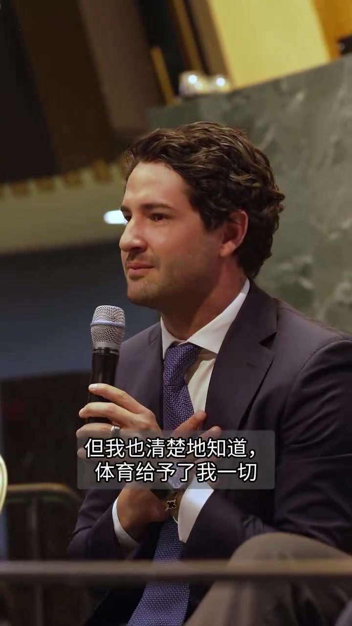 【今日视频】帕托联合国演讲：在AC米兰的那段经历造就了现在的我！